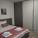 Aleja Villa *